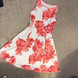 LAST CHANCE - New York & Co super cute dress.